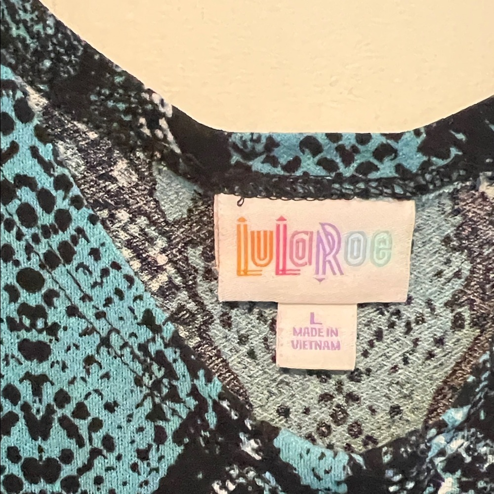 LuLaRoe Teal and Black Snake Print Xanthe Shorts Romper V neck 0318261 - Picture 2 of 4